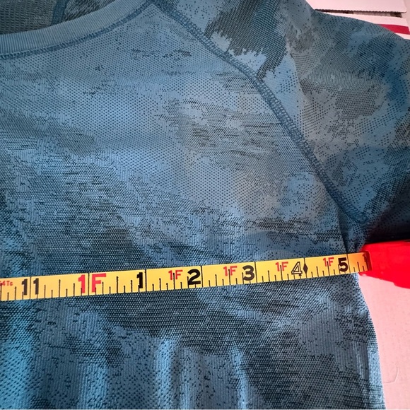 Lululemon Teal Camouflage Long Sleeve Shirt - Picture 6 of 6